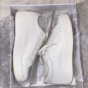 Steve Madden Sneakers